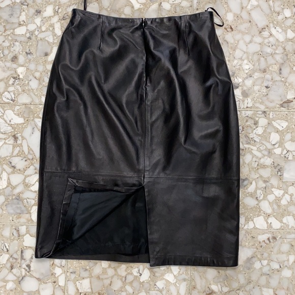 Black leather pencil skirt. - Picture 2 of 4